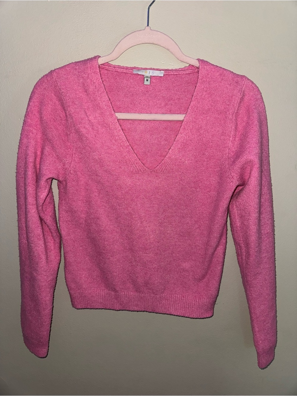 Like new, IRIS (fashion nova), pink sweater, size medium